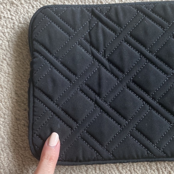 Vera Bradley Black Quilted Tablet/e-Reader Holder - Picture 3 of 4